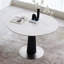 Table de salle à manger blanche et noire-693704388
