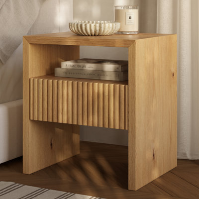 Leeds Oak Nightstand With Ribbed Design Drawer