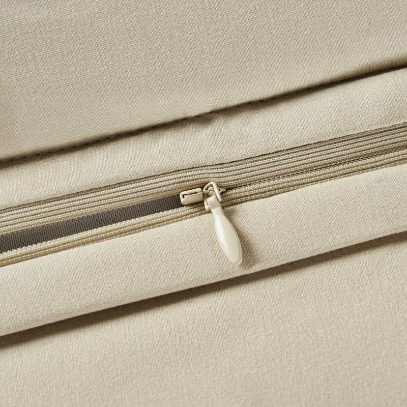 792922387-E60E Comforter