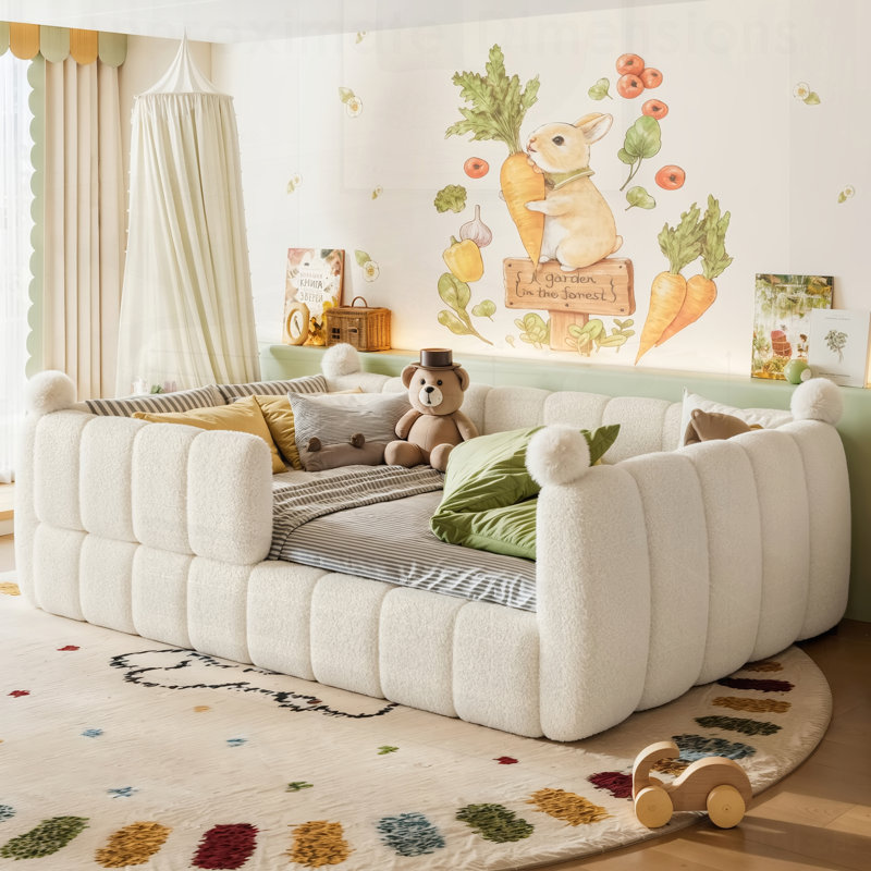 Lit pour enfant rembourré doux, conception Montessori avec rails de sécurité, bas au sol pour un accès facile et sécuritaire