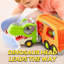 Jouets de camion de dinosaure avec musique et lumières pour les enfants de 2 à 4 ans, jouets de camion de transport avec 6 véhicules en caoutchouc, cadeaux d'anniversaire de Noël pour tout-petit garçon 2 3 4 5 6