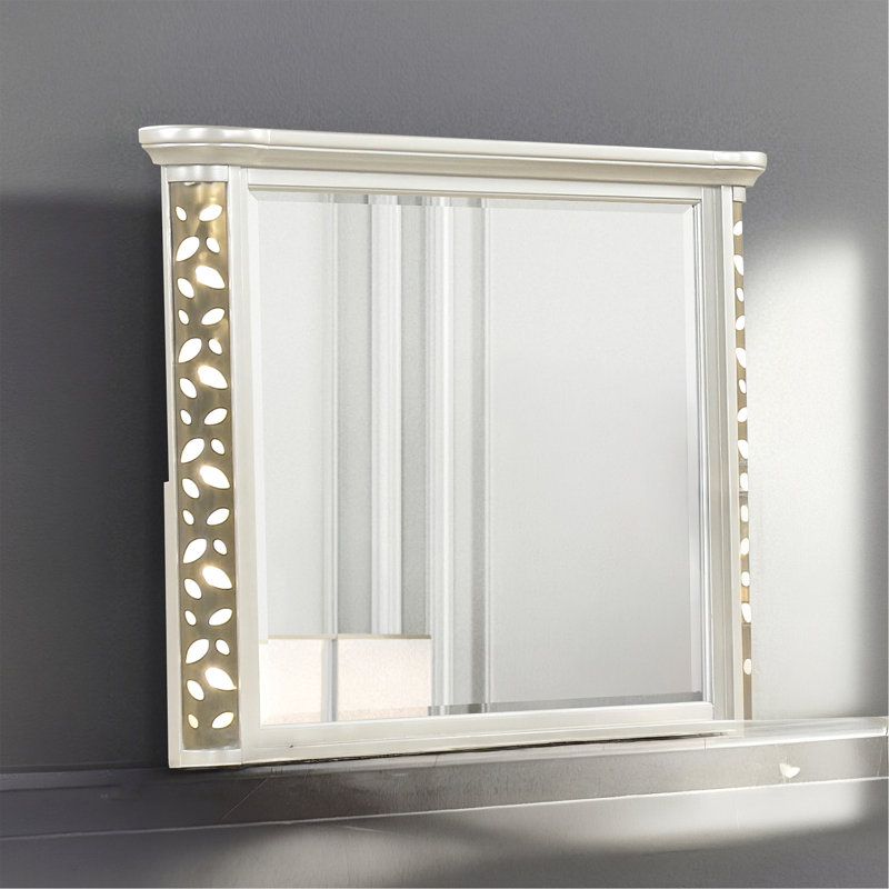 Miroir de style traditionnel Cendrillon avec accents DEL (commode non incluse)