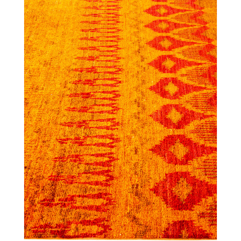 Tapis orange contemporain en laine noué à la main Kasevich 5 pi 0 po x 8 pi 0 po