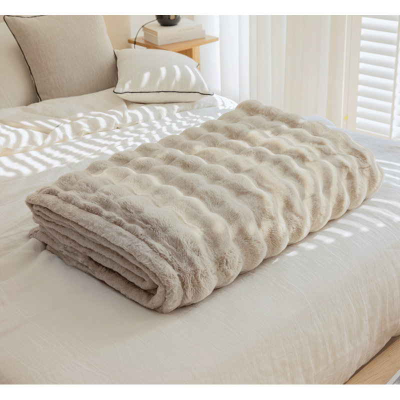 Couverture en fausse fourrure de lapin, L 39 po x L 63 po, Noyer