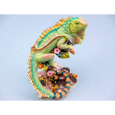 Cebrail Figurines & Sculptures