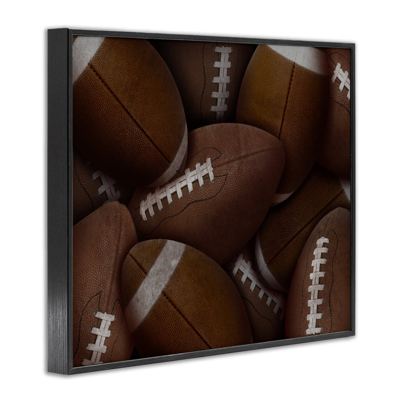 «Bin Of Footballs», estampe numérique, conception de Marcus Prime, H 11 po x l 14 po, Giclée encadrée noir minuit