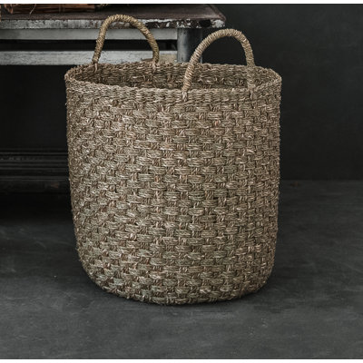 Panier en en rotin tissé
