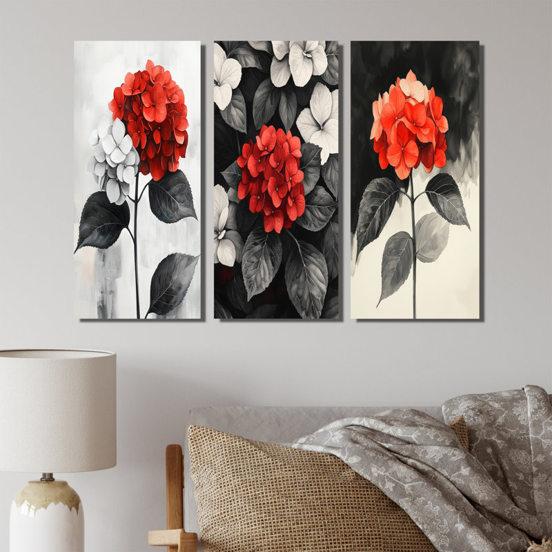 Hortensias monochromes avec décorations de pétales rouges I - Collection d'art mural hydrangées dorées 3 pièces, Toile tendue