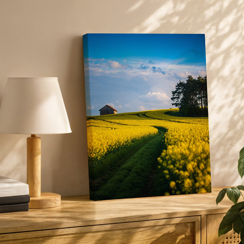 Toile, "Un paysage pittoresque avec un vaste champ de fleurs jaunes vibrantes", H 40 po x l 30 po