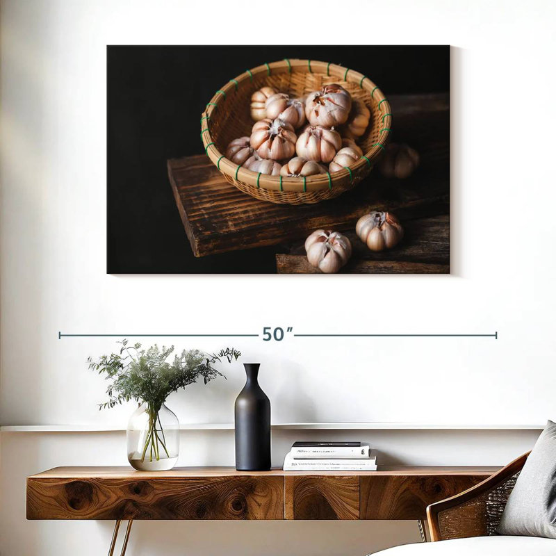 Yarlin Garlic, 26" H x 39" W