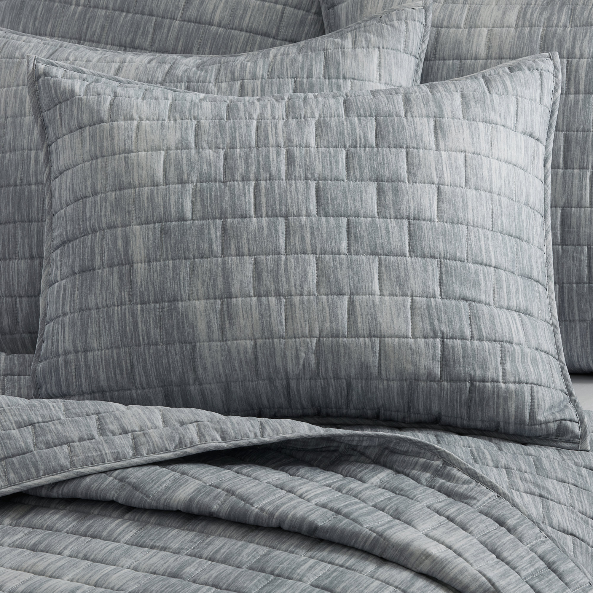 Niles 3 Piece Quilt Set, Queen Quilt + 2 Standard Shams