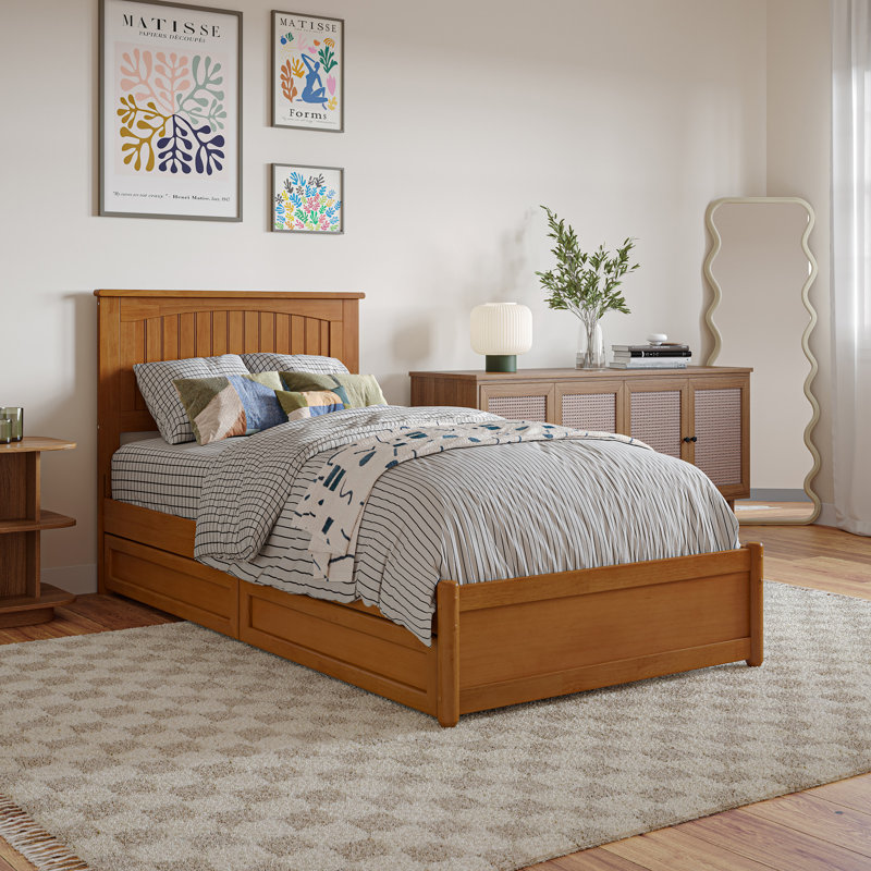 Lit plateforme en bois massif Lamaiyah avec pied de lit et tiroirs de rangement, Simple TG, Caramel clair