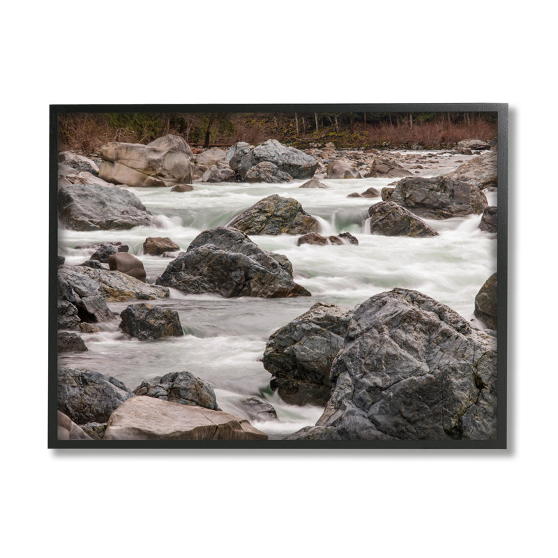 Rocky River Stream, eau qui coule, terre, par Matheson 935, H 11 po x l 14 po x P 1,5 po, Giclée encadrée noir minuit