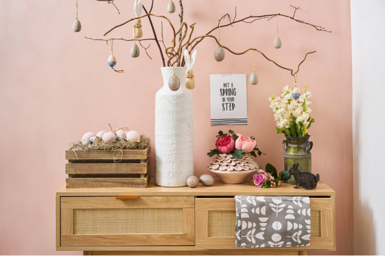 how to decorate for easter on a budget