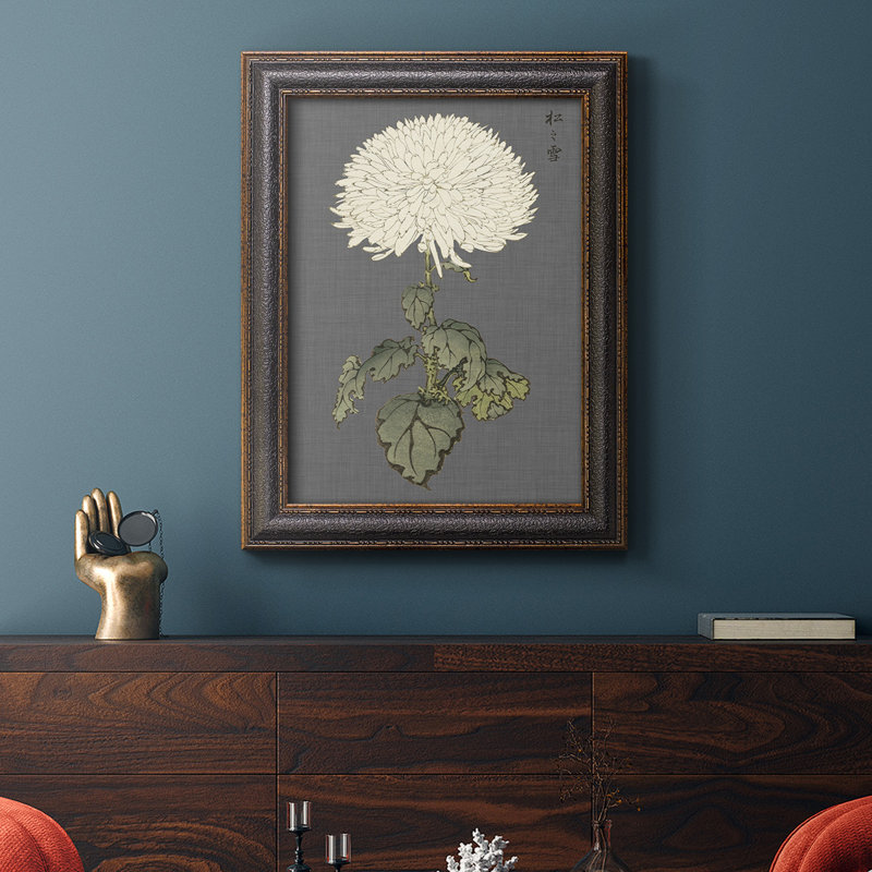 «Dramatic Ivory Mums I», toile encadrée de qualité supérieure - prête à être accrochée, H 27 po x l 18 po x P 2,5 po