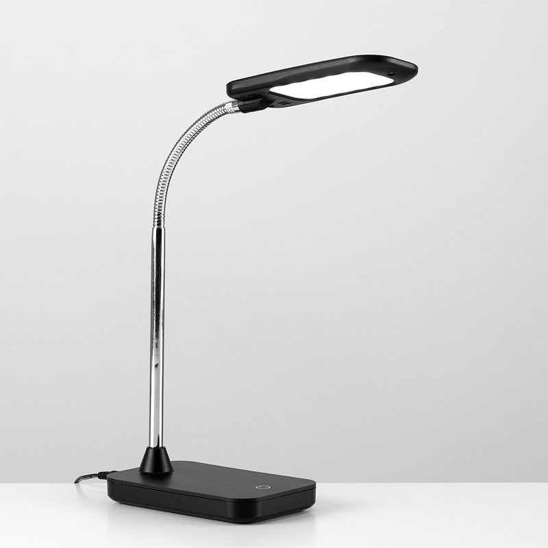 Solok Desk Lamp, Black