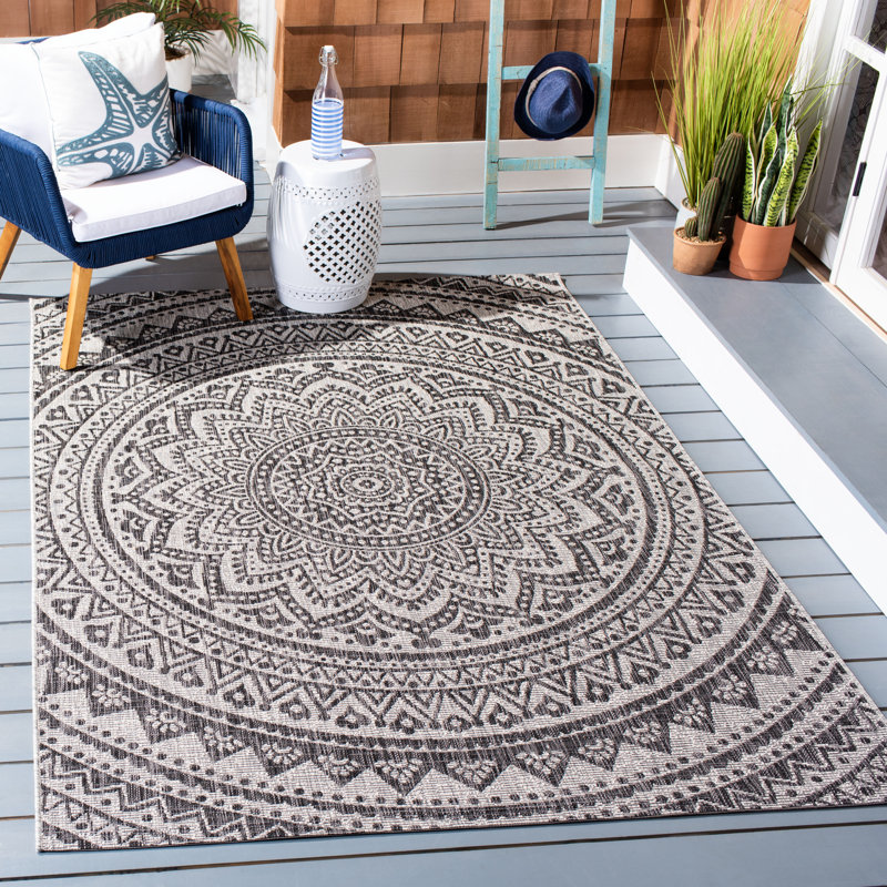 Tapis intérieur / extérieur gris Kaltag, 5 pi 3 po x 7 pi x 6 po