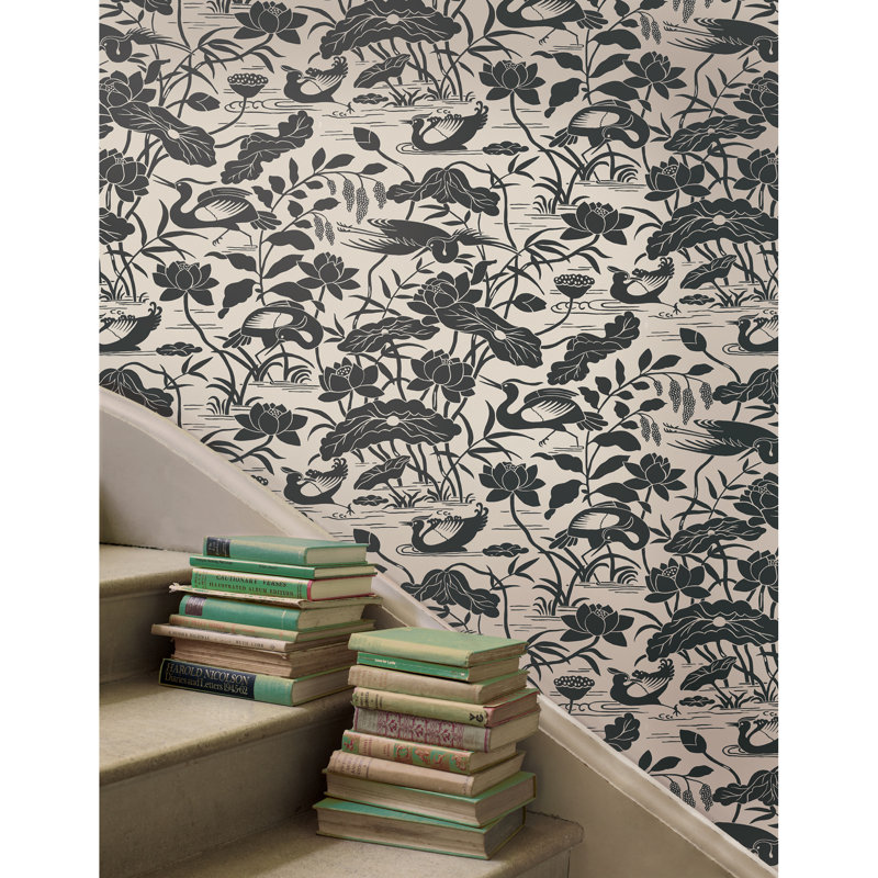 33' L x 20.47" W Smooth Wallpaper Roll, Black/White