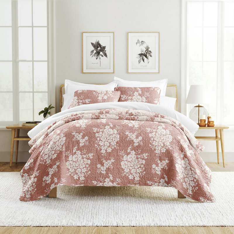 Quilt Set- Lightweight - All Season Quilted Coverlet - Distressed Bouquet, Twin/TwinXL Quilt + 1 Standard Sham , Terracotta