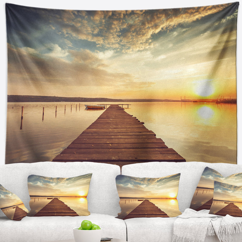 Le pilier en mer de polyester sous un magnifique tapisserie cloudscape avec accessoires suspendus inclus, H 32 po x l 39 po