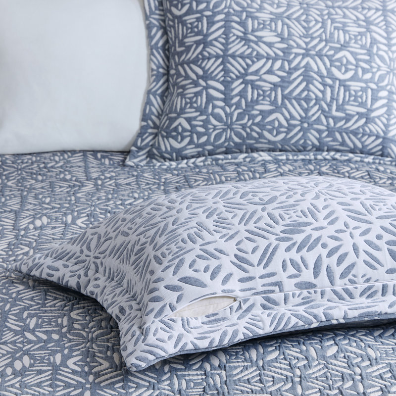 Blue Reversible Cotton King Quilt Set with Embroidered Pillow