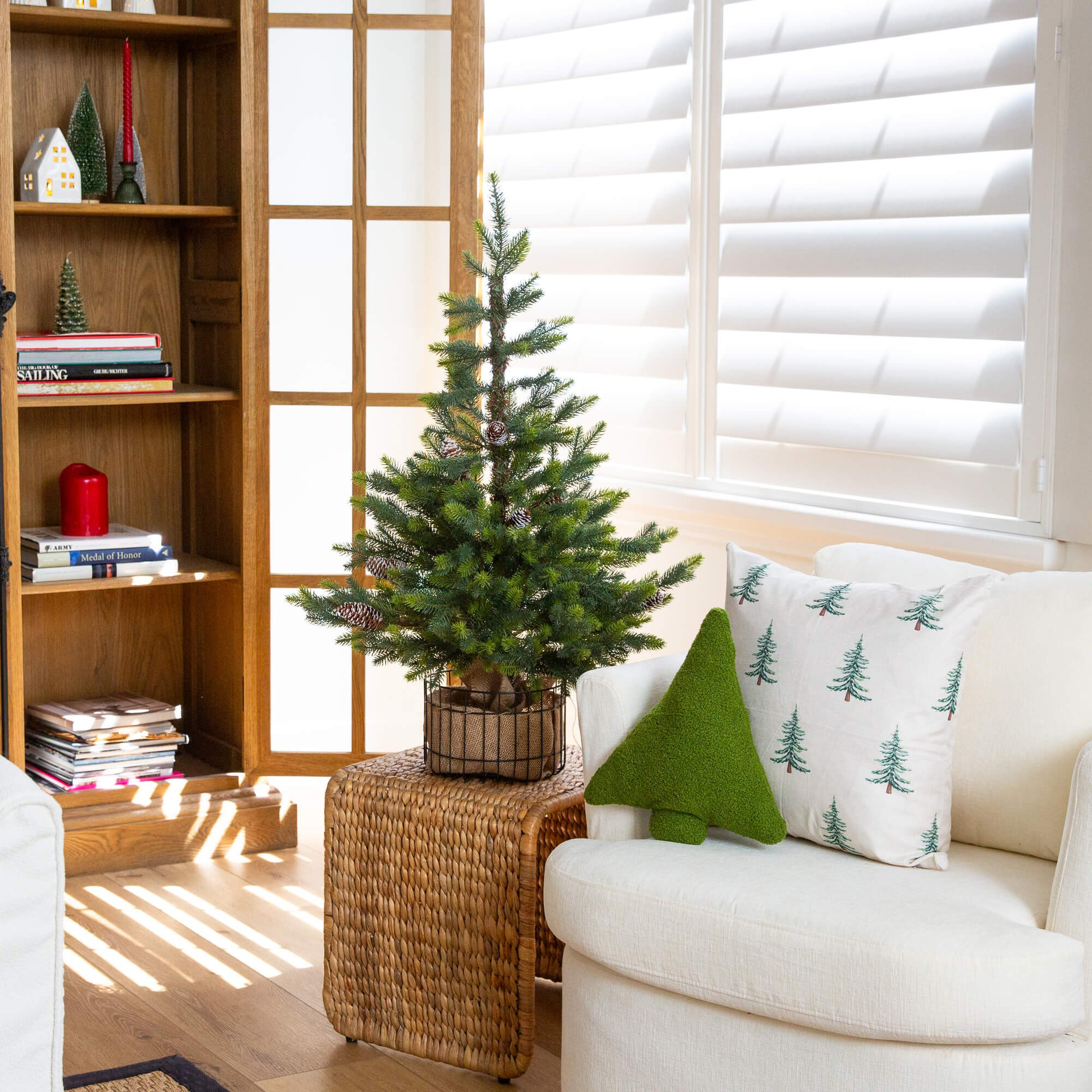 3Ft. Artificial Balsam Fir Christmas Tree With Pine Cones In Jute Wire Planter