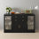 Buffet moderne 58,3 po avec 4 portes et 2 tiroirs, tablettes réglables, prise de courant, panneaux en acrylique, poignées en alliage d'aluminium