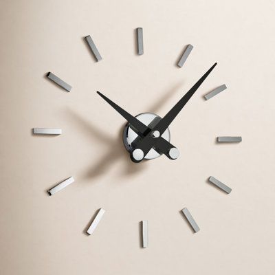Puntos Suspensivos Wall Clock