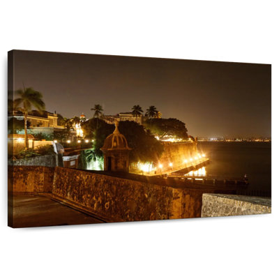 Vue de nuit de Nicci de l'hôtel de ville illuminé