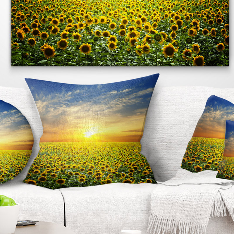 Coussin de terrain floral à coucher de soleil sur les fleurs, 18 po x 18 po, Coussin décoratif