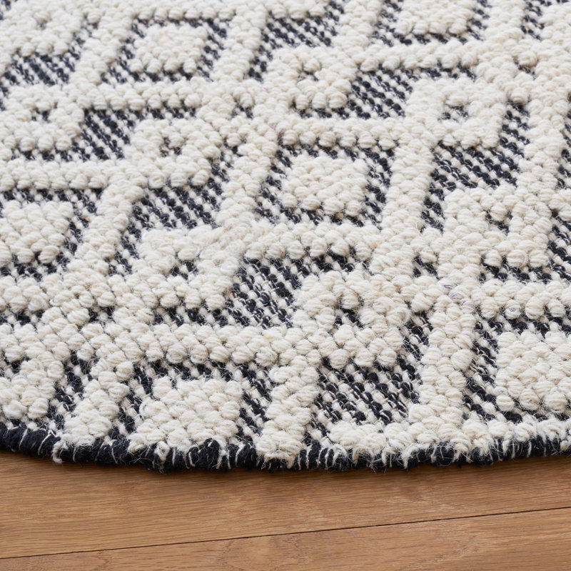 Vermont Hand Woven Wool/Cotton Geometric Rug in Ivory/Black, Round 6'