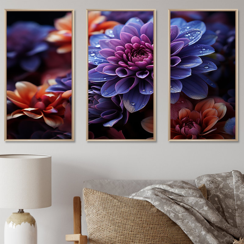 «Mums Nocturnal Elegance Midnight Indigo I», ensemble d'art sur toile Mums, Cadre naturel flottant