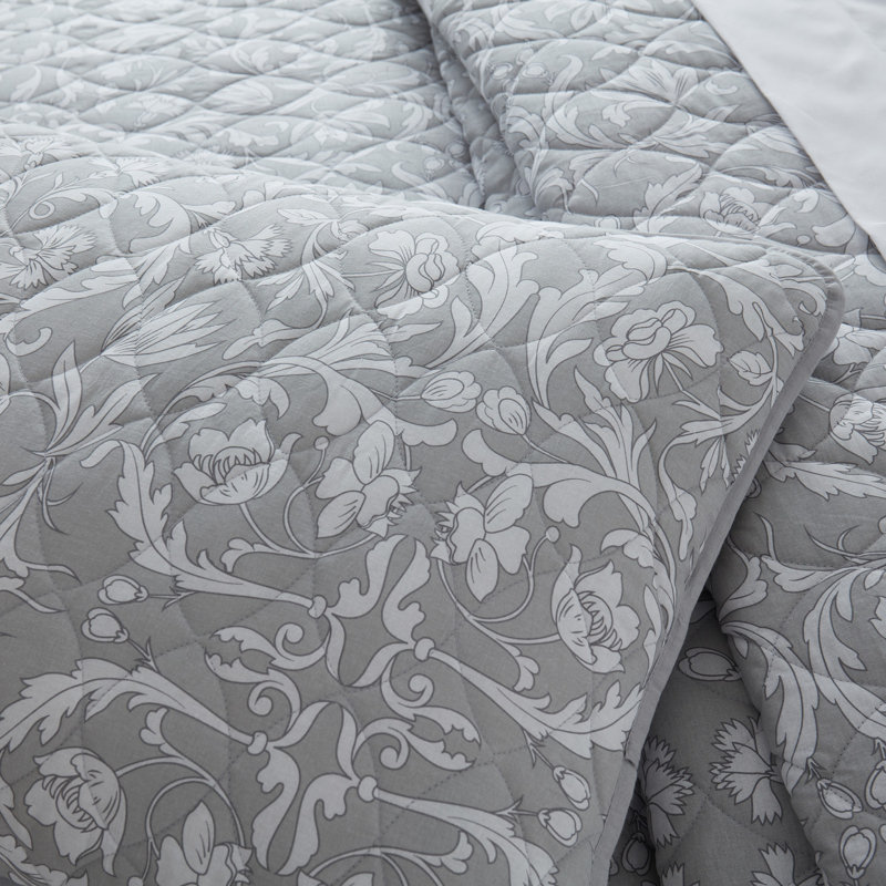 Gray Microfiber 3 Piece Quilt Set, King Quilt + 2 King Shams