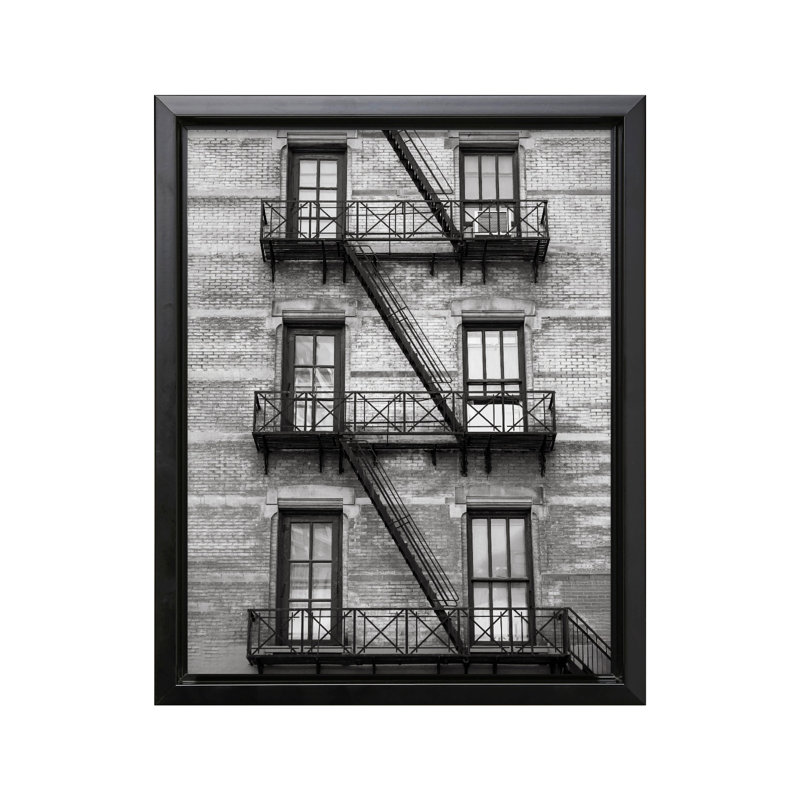 Escalier sur le bâtiment de Manhattan, 12"H x 16"W, Canvas, Black Framed