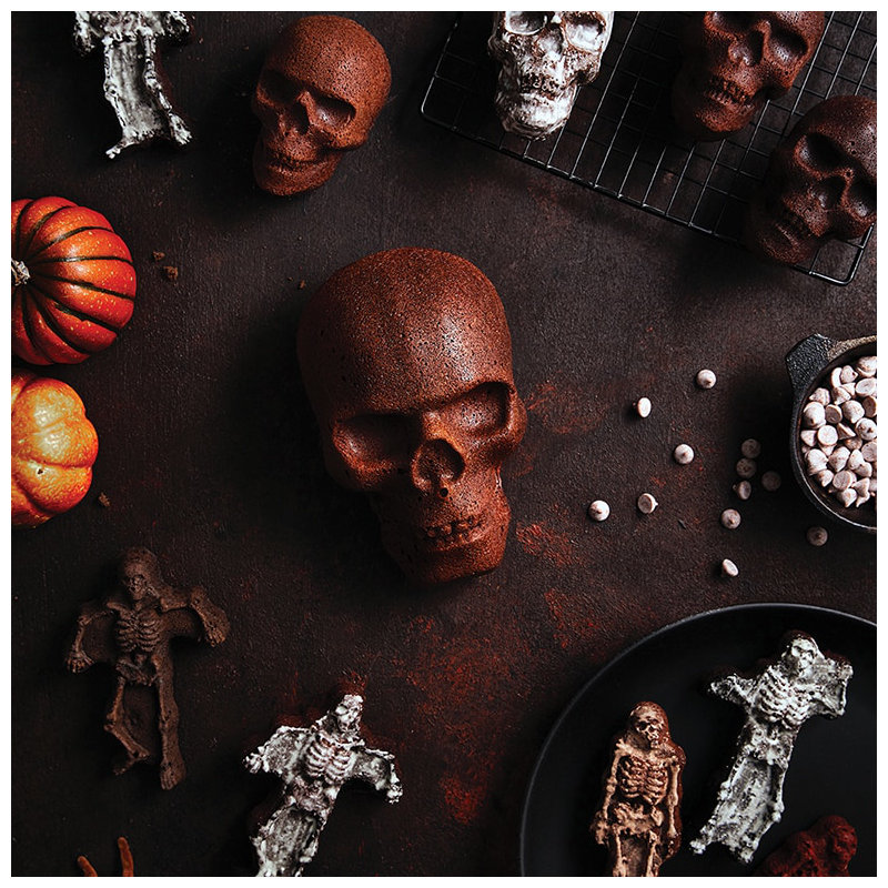 Nordic Ware Non-Stick Haunted Skull Cake Pan