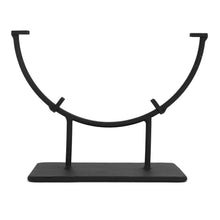 Allieanna Metal Plate Stand 1