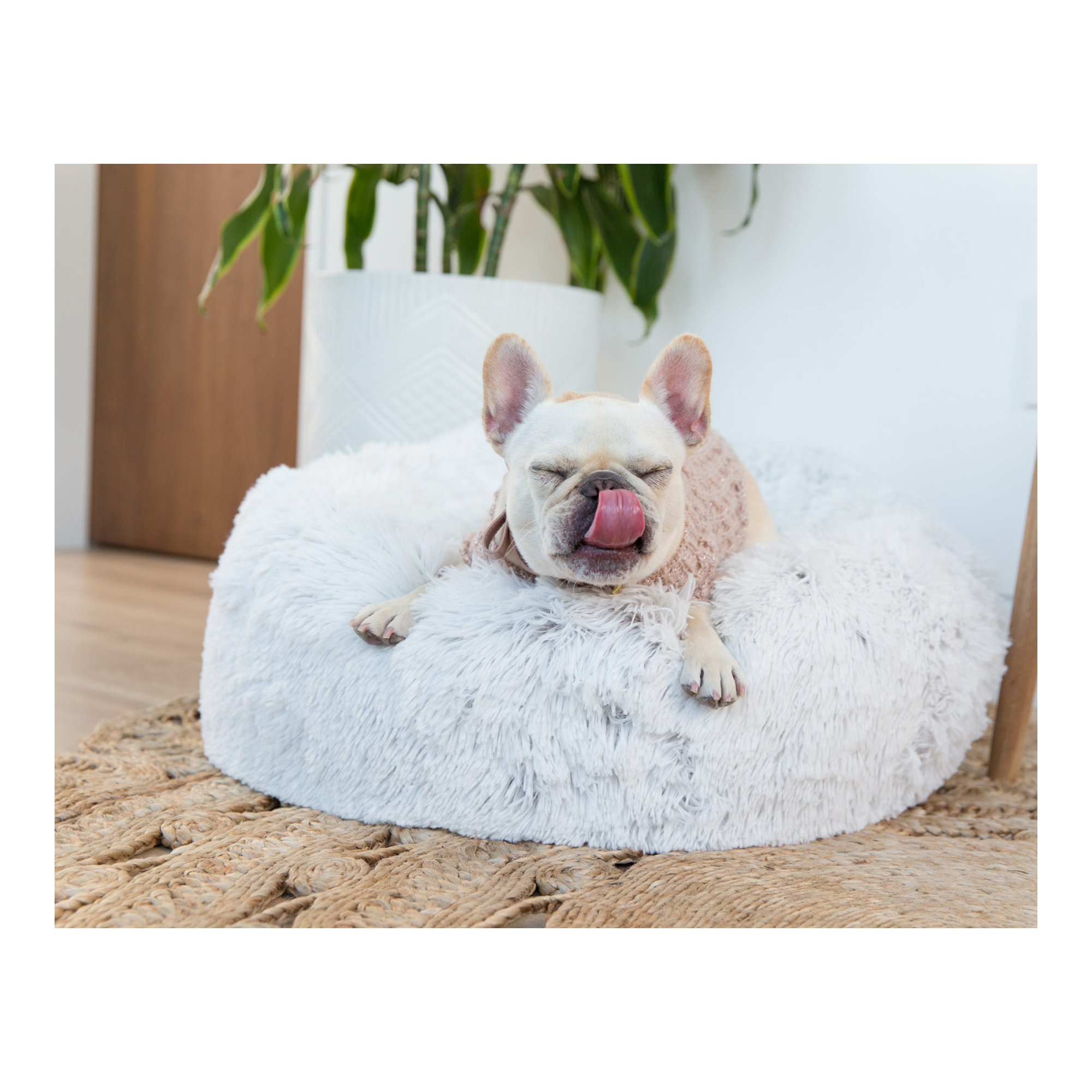 Artic Faux Fur Pet Bed, Extra Large (50" W x 38" D x 11" H)