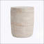Table d'appoint d'extérieur / d'intérieur en béton léger avec finition en travertin élégante, design multifonctionnel et durable