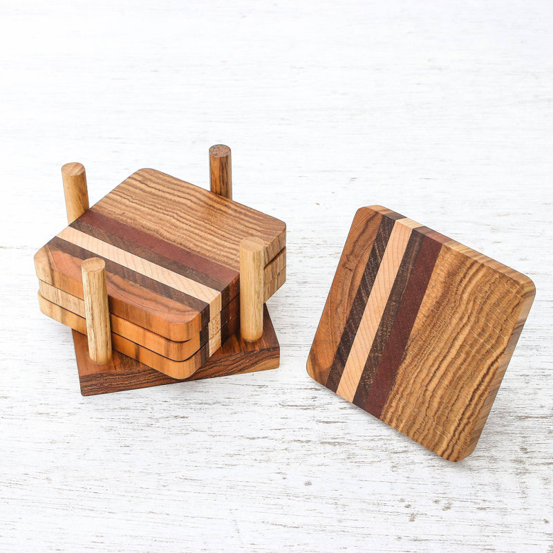 Ensemble de sous-verres à rayures en bois avec support