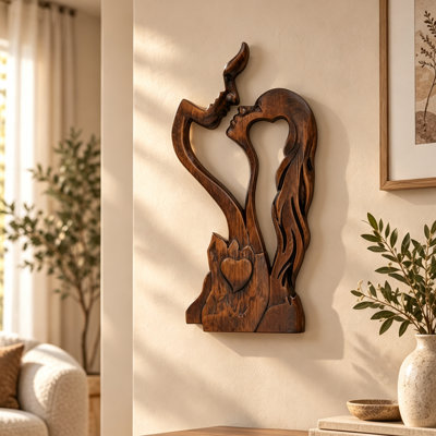 Sculpture vintage en bois sculpté à la main de 35,5 cm représentant un couple s'embrassant, statue abstraite en forme de cœur creux représentant des amoureux