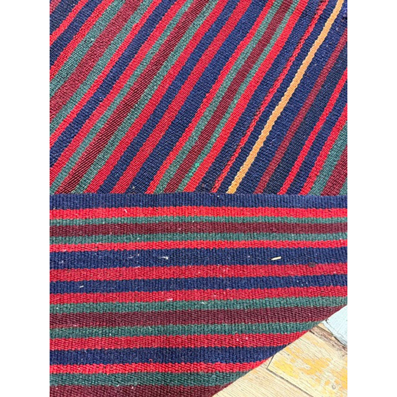 Tapis carré décoratif turc Kilim vintage en laine tissée à plat, motif géométrique des années 1950, 152 x 152 cm.