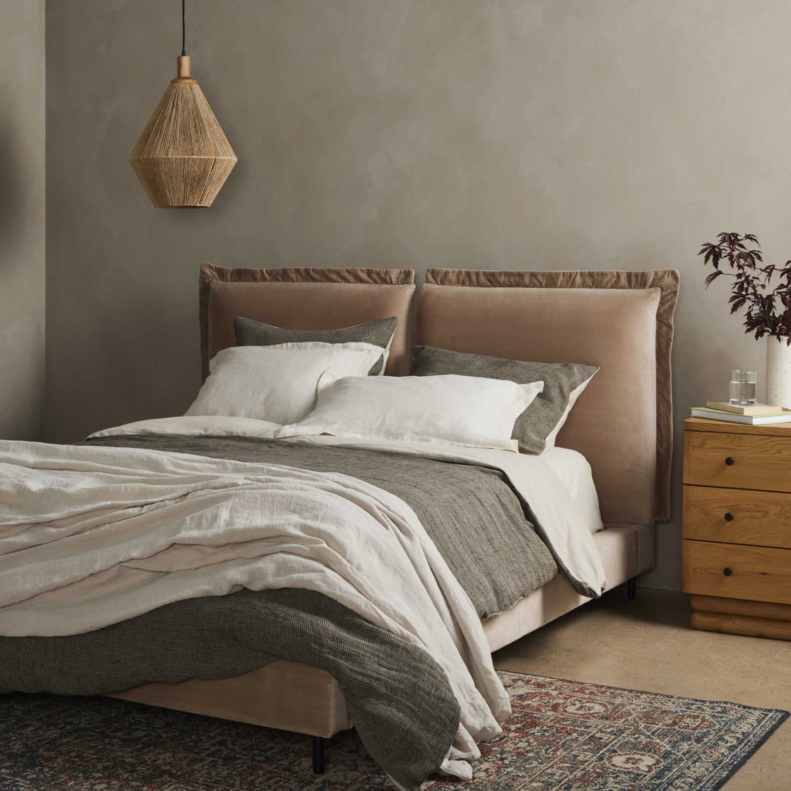Kinnear Upholstered Bed, Queen