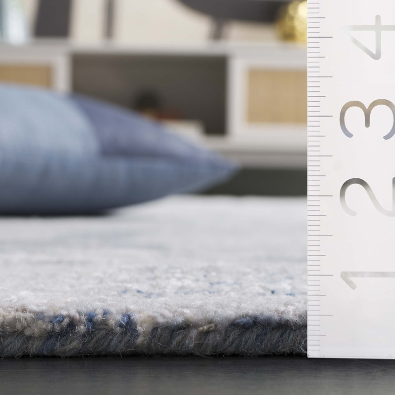 Soho 660 Hand Tufted Wool/Viscose/Cotton Abstract Rug in Blue/Ivory, Rectangle 5' x 8'