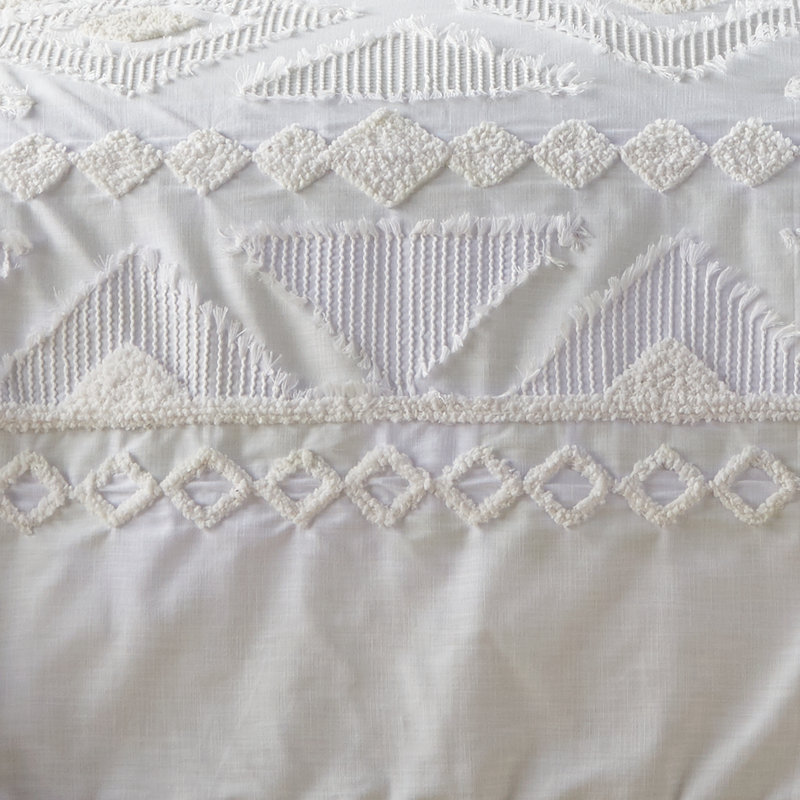 Harleson White Chenille Single Comforter , Queen Comforter + 2 Shams