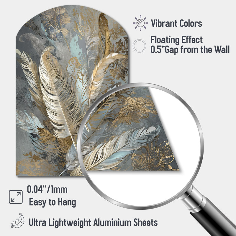 «Gold Feather Extravaganza V», art mural en métal avec plume glamour asymétrique, H 34 po x l 25 po
