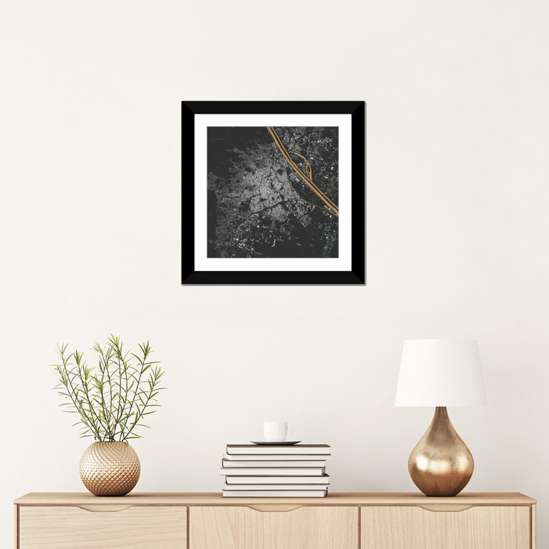«Vienna», impression sur toile tendue, H 16 po x l 16 po x P 1 po, Papier beaux-arts encadré noir, Blanc