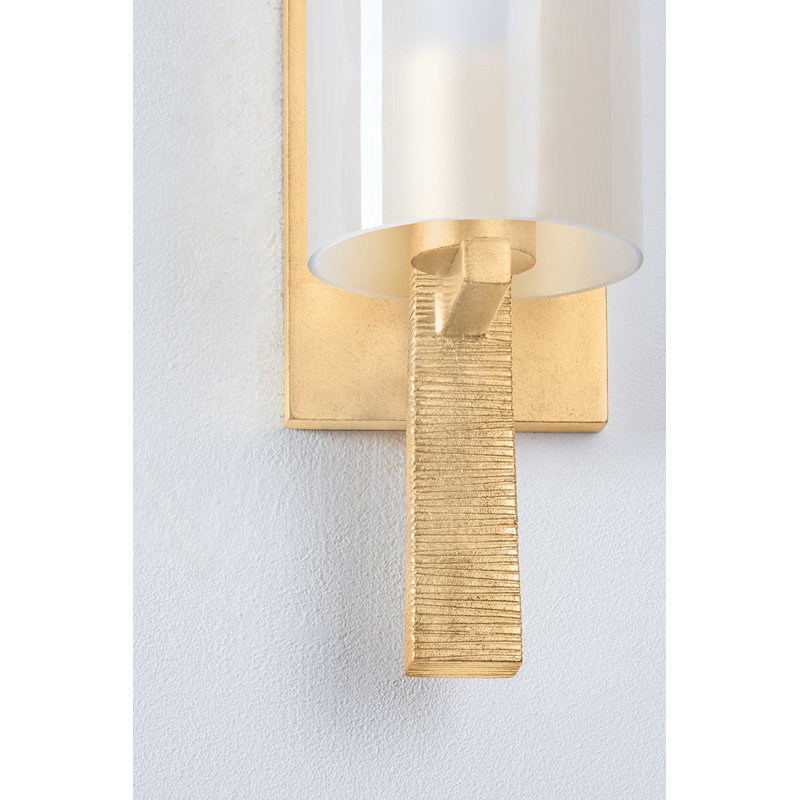 Vineland 1 - Light Wallchiere