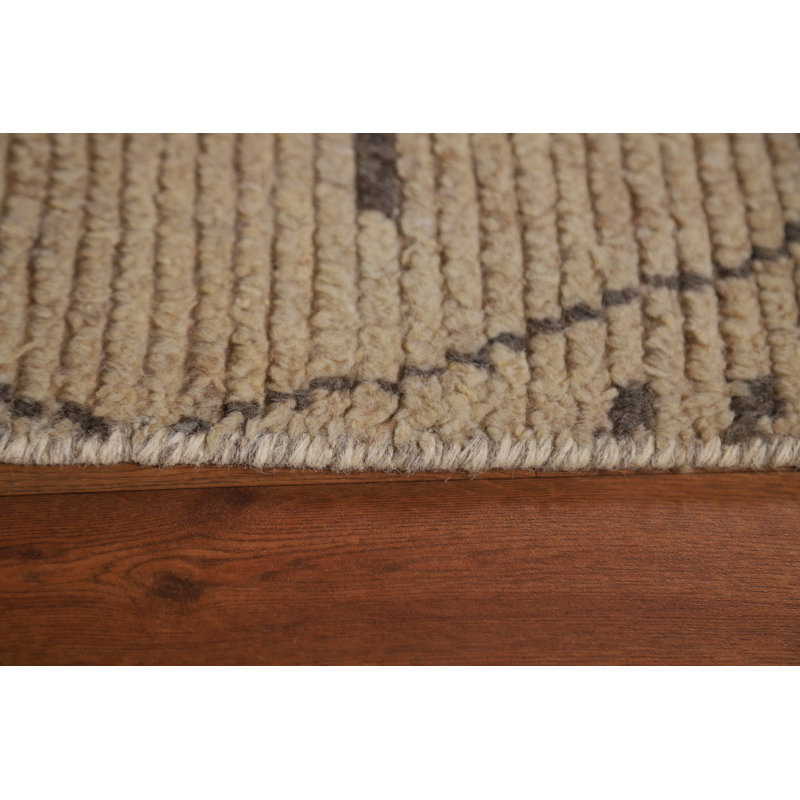 Geometric Hand-Knotted Rectangle 7'9'' x 9'8'' Wool Area Rug in Beige/Ivory