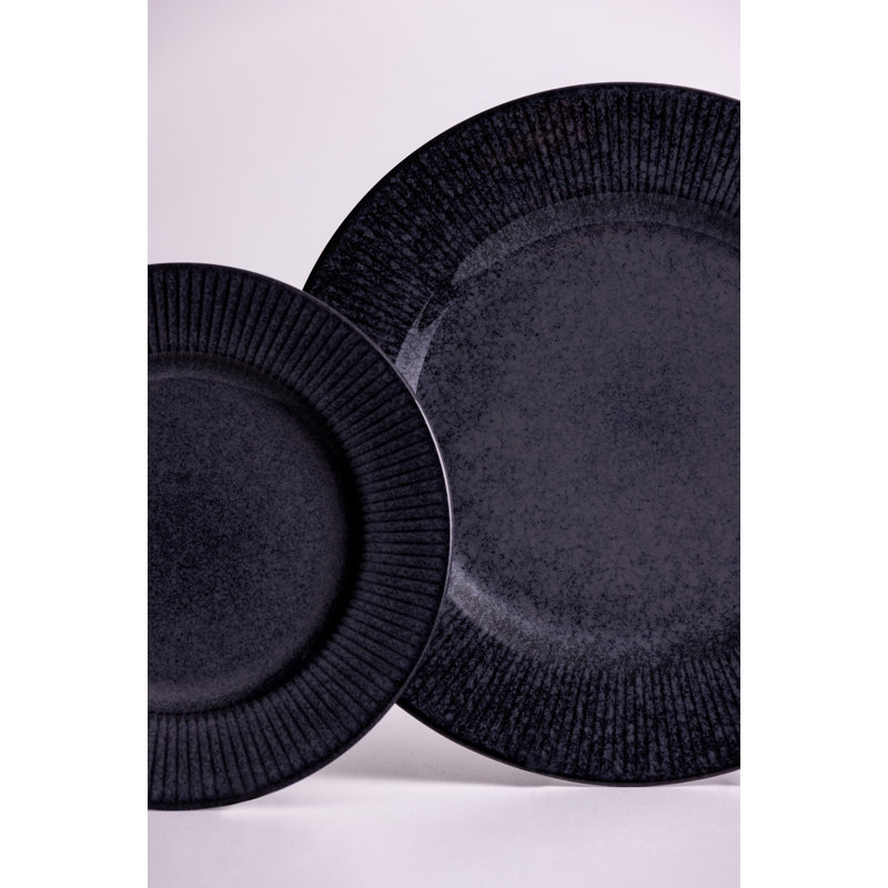 Reactive Linear Set Of 4 Dinner Plates, Black