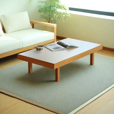 Simple Easy-to-Clean Coffee Table